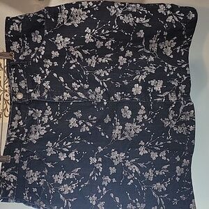 Croft & Barrow Navy Floral Skort